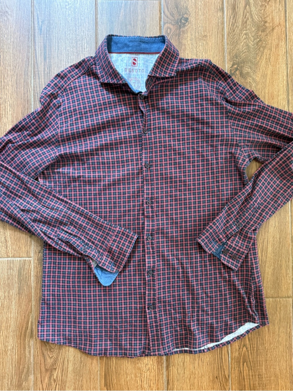 Desoto Men's Red and Black Plaid Button-Up Shirt / large